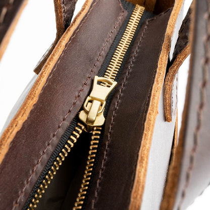 Grizzly*Zipper | Midsize crossbody tote with handles and a pocket
