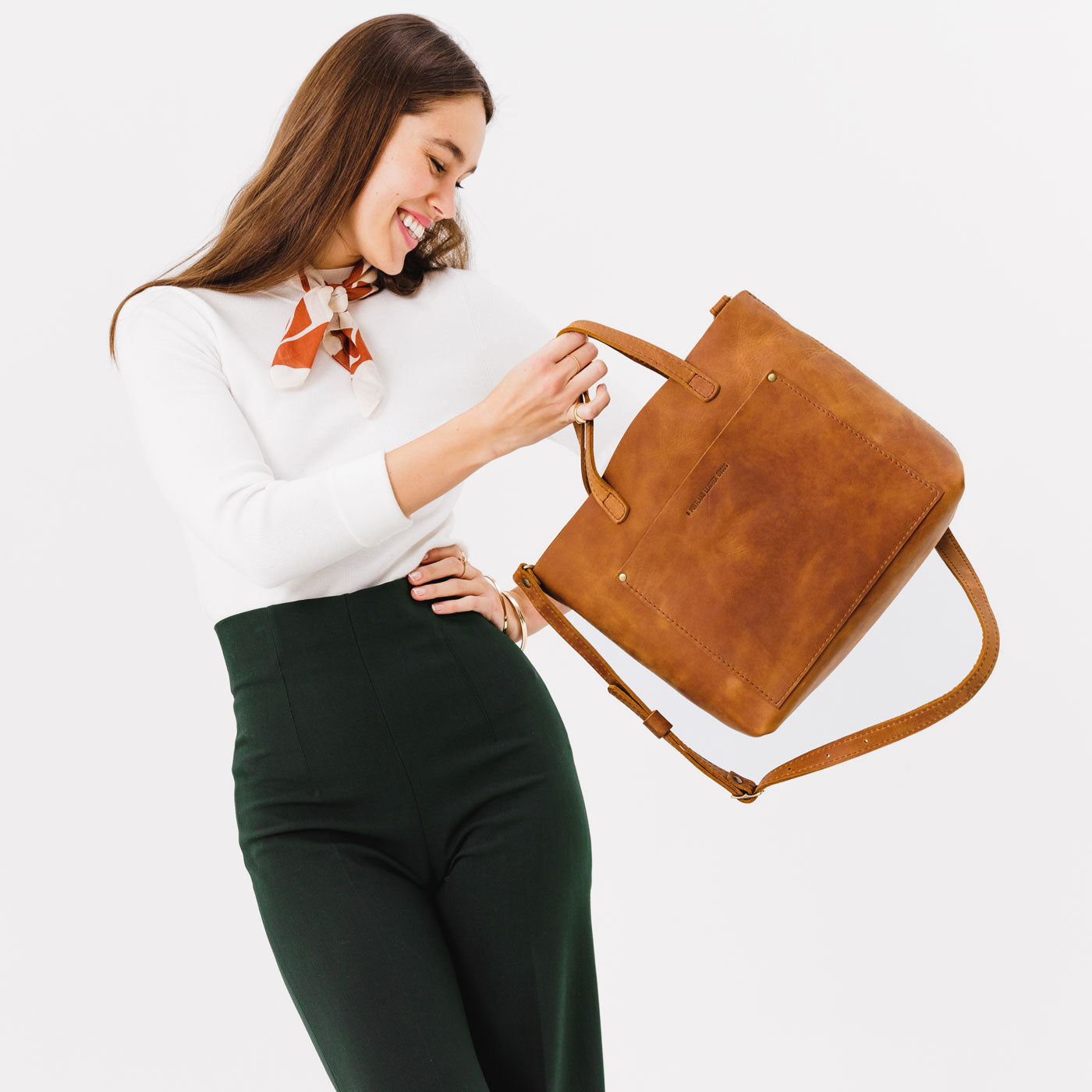 Dakota | Midsize crossbody tote with handles and a pocket