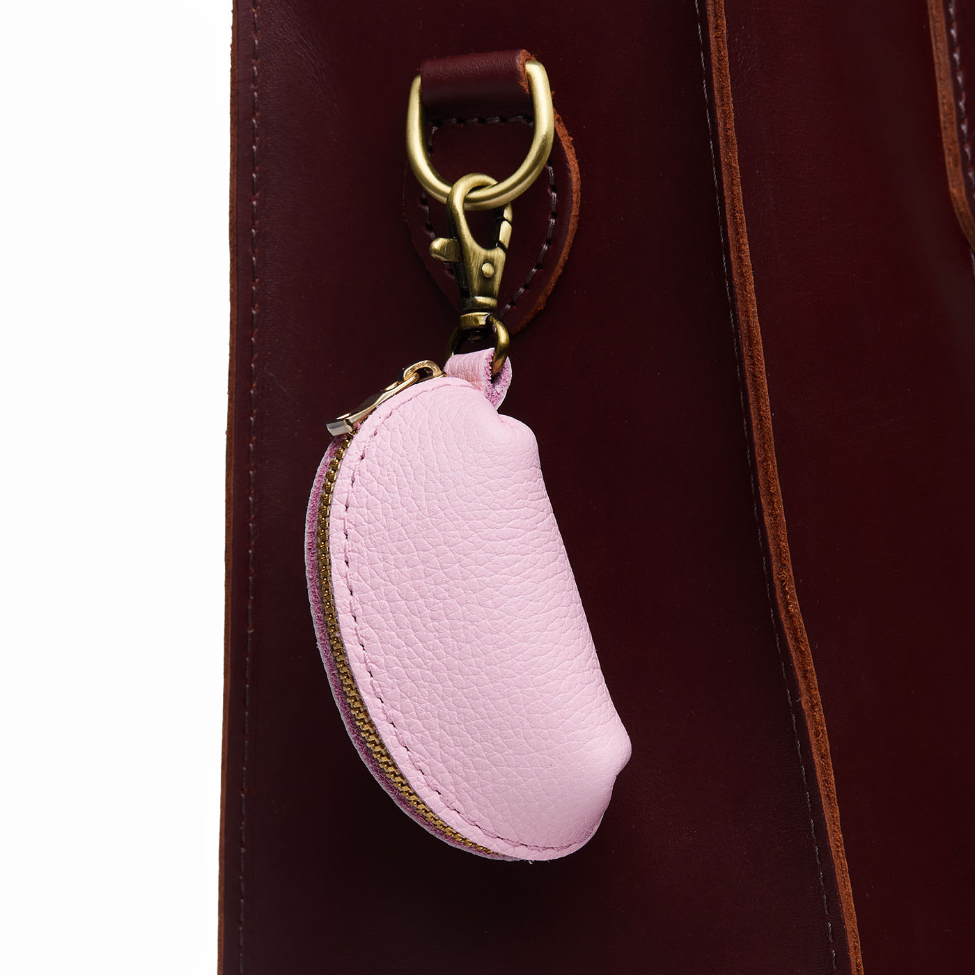 Pinkaboo | Taco shaped leather pouch with zipper and swivel lobster clasp on bag