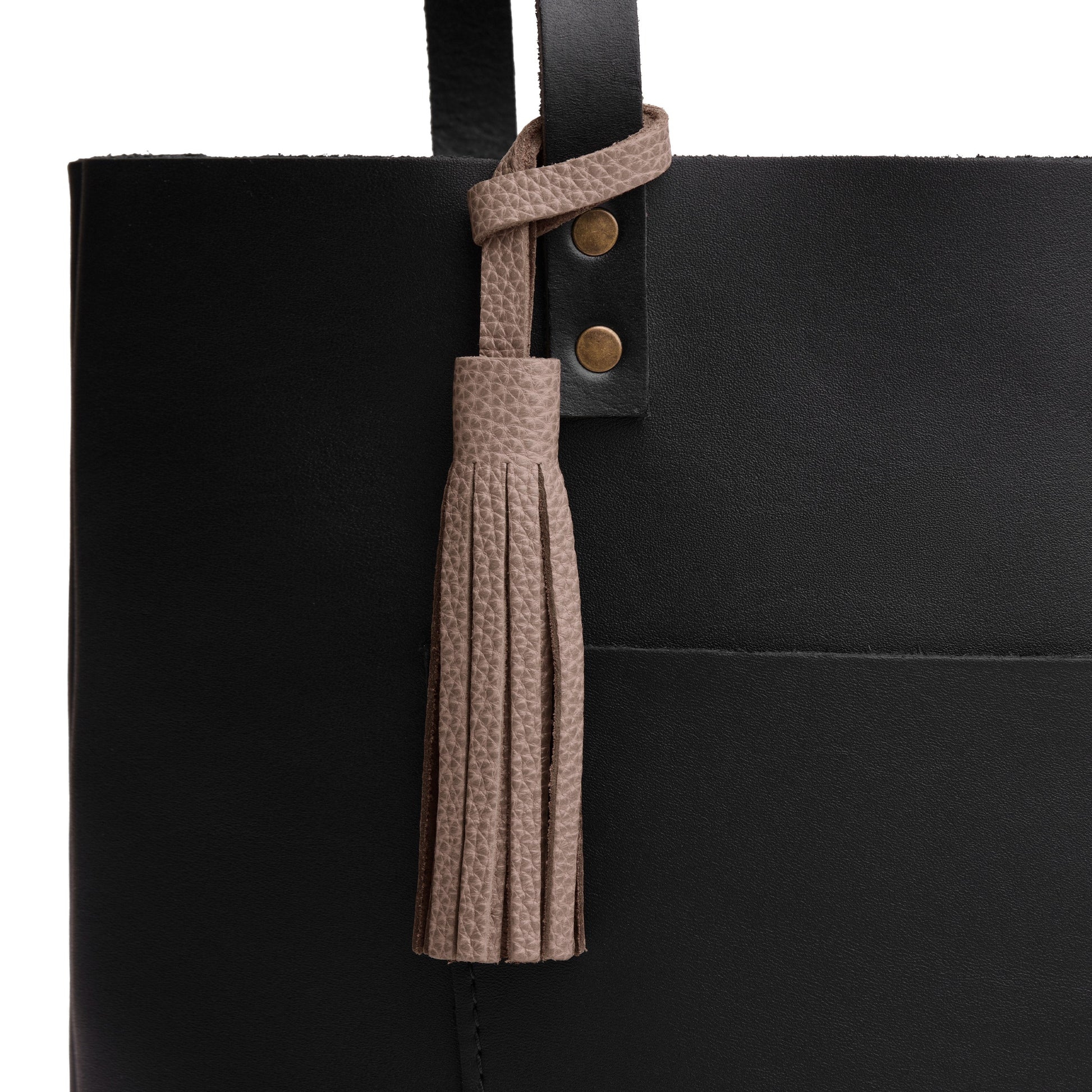 Sparrow*Large | Fringed leather tassel with leather loop
